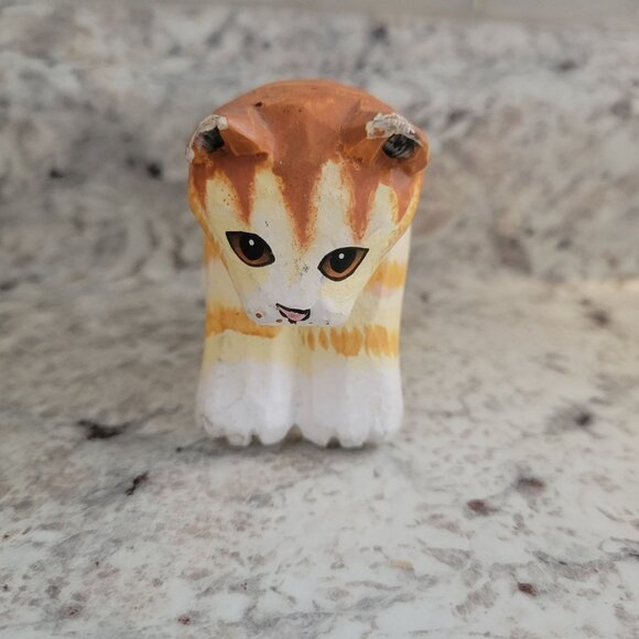 Handpainted Wooden Cat Figurine Yellow & White 2.5" Adorable Striped Design Home - Picture 1 of 8